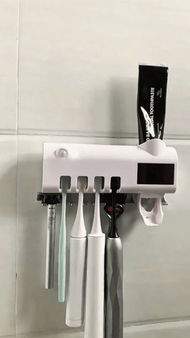 Dispenser de pasta dental en uso